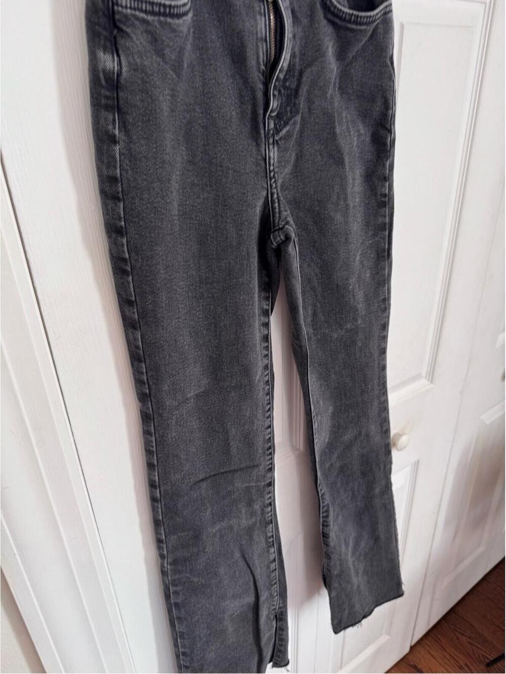 Only Straight-Leg High-Rise Jeans in Washed Charcoal, US 25